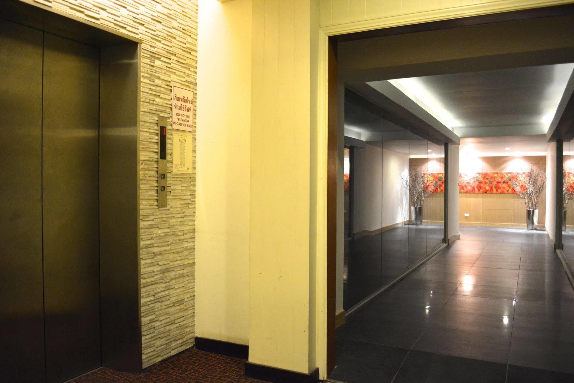 A-One Motel Bangkok Exterior foto